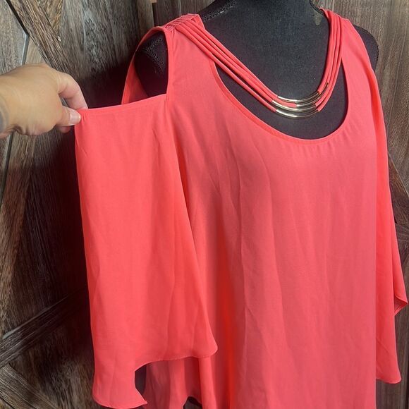 Cold shoulder Blouse top - Picture 2 of 8